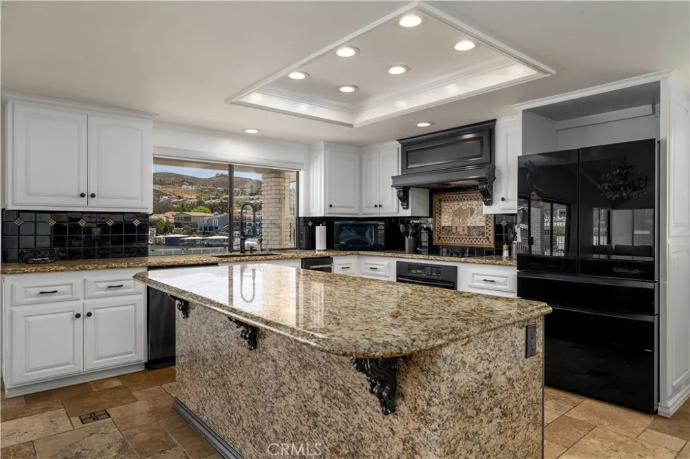 30238 Longhorn Canyon Lake, CA 92587