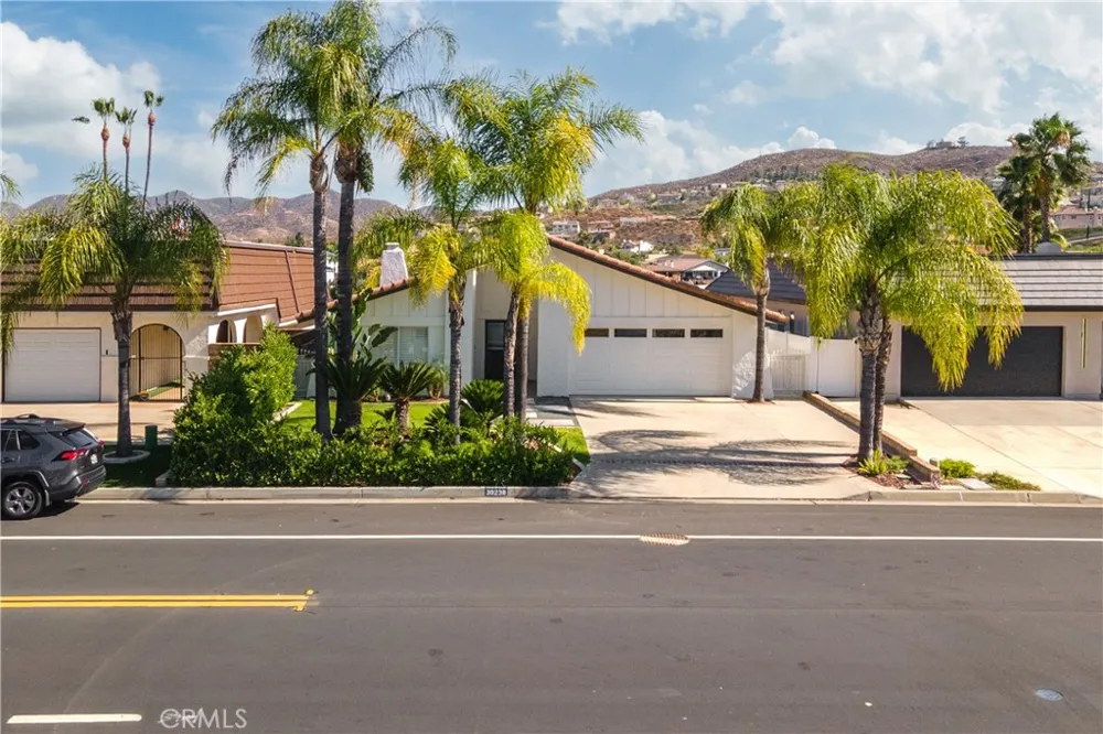 30238 Longhorn Canyon Lake, CA 92587