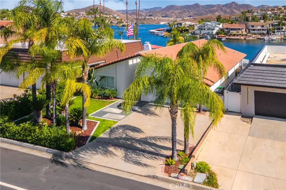 30238 Longhorn Canyon Lake, CA 92587