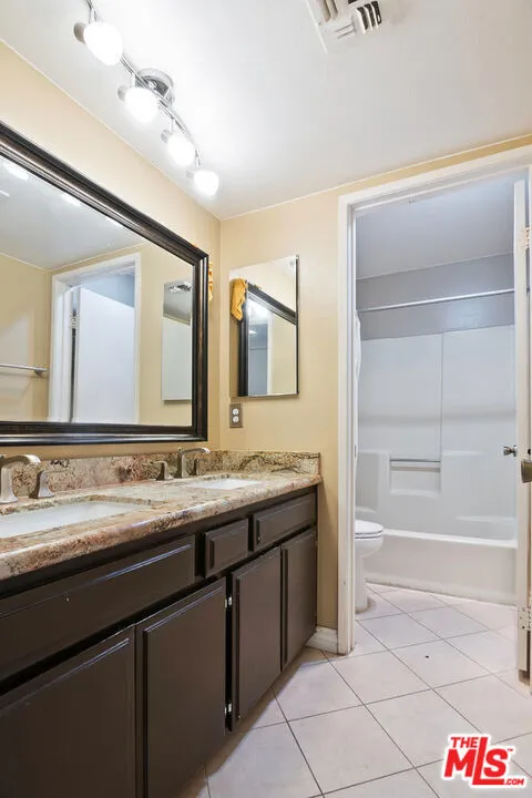 5322 Colodny Drive #9 Agoura Hills, CA 91301