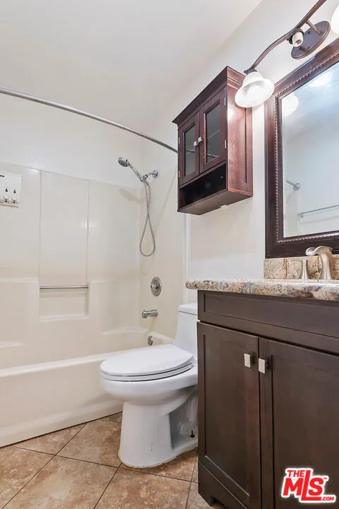 5322 Colodny Drive #9 Agoura Hills, CA 91301