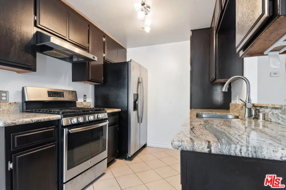 5322 Colodny Drive #9 Agoura Hills, CA 91301