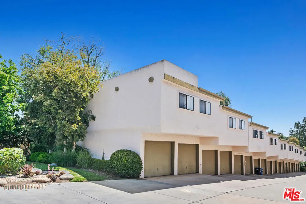 5322 Colodny Drive #9 Agoura Hills, CA 91301