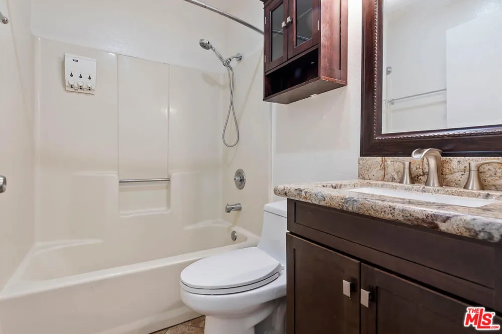 5322 Colodny Drive #9 Agoura Hills, CA 91301