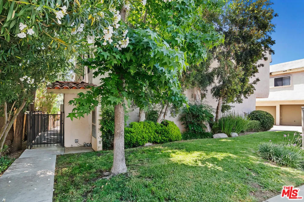 5322 Colodny Drive #9 Agoura Hills, CA 91301