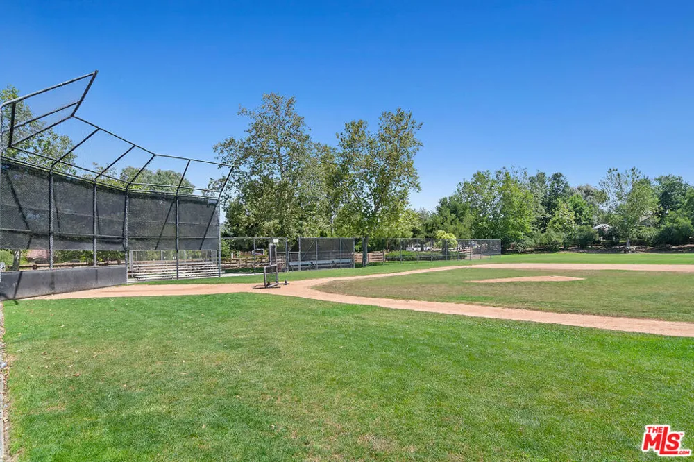 5322 Colodny Drive #9 Agoura Hills, CA 91301