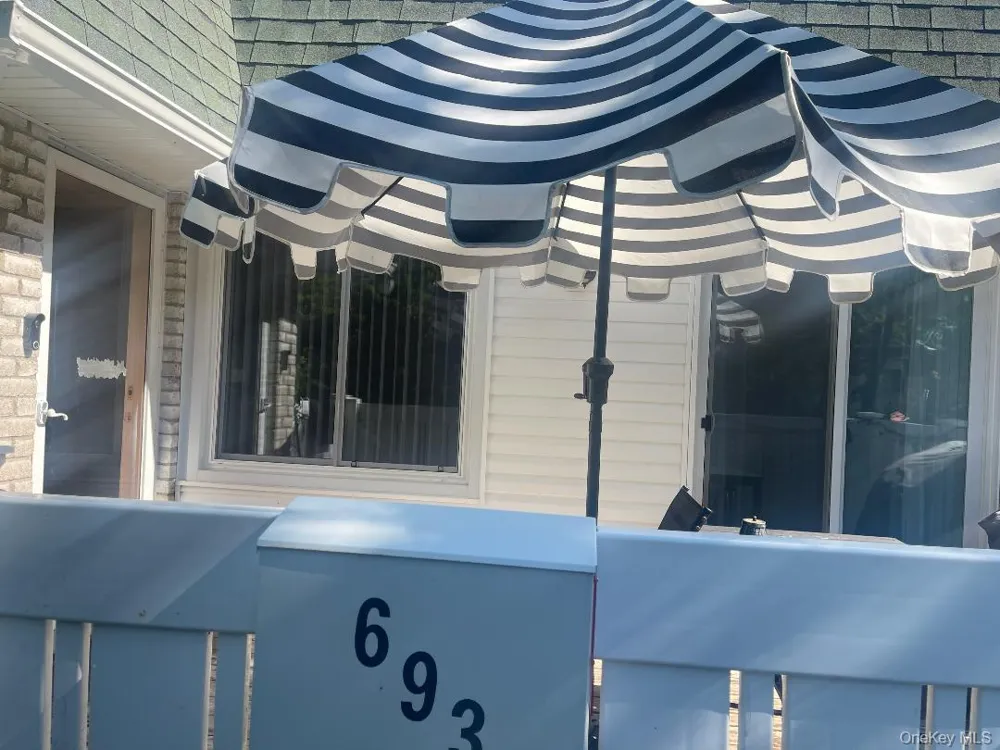 693 Blue Ridge Patchogue, NY 11763