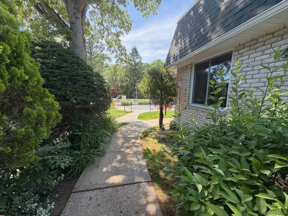 693 Blue Ridge Patchogue, NY 11763