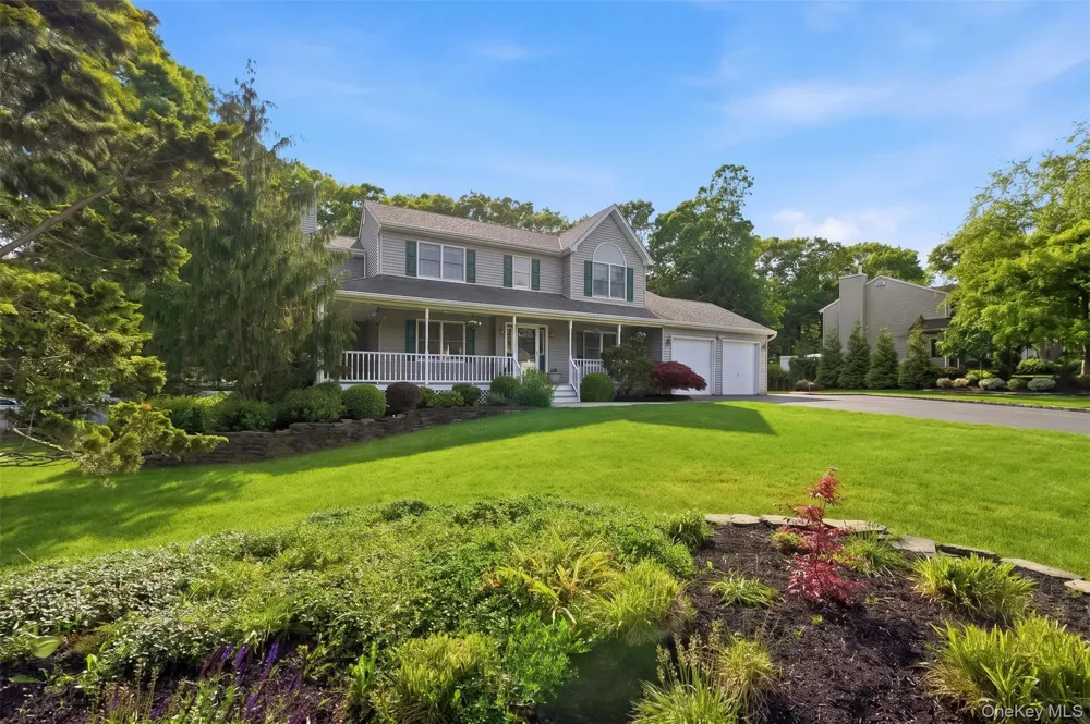 77 Woods Road Baiting Hollow, NY 11933