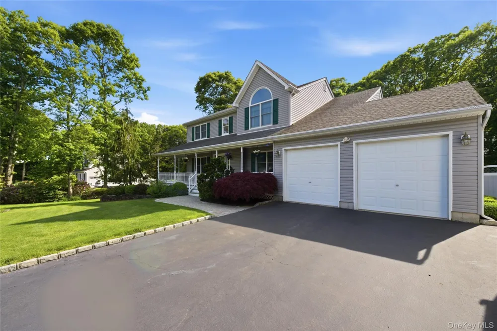 77 Woods Road Baiting Hollow, NY 11933