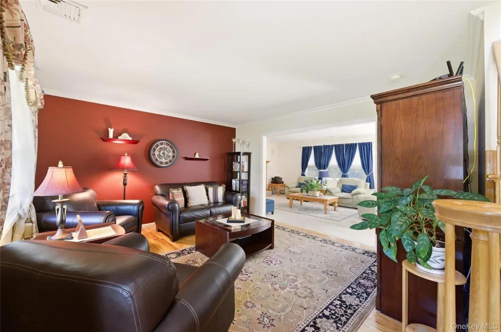 77 Woods Road Baiting Hollow, NY 11933