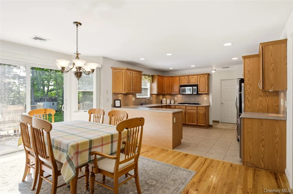 77 Woods Road Baiting Hollow, NY 11933