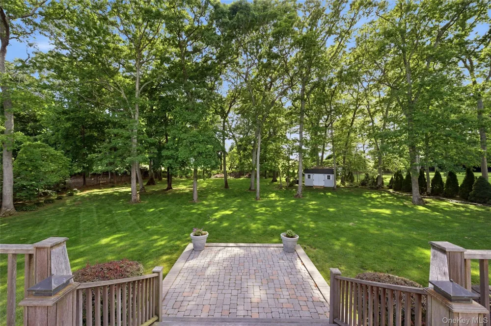 77 Woods Road Baiting Hollow, NY 11933