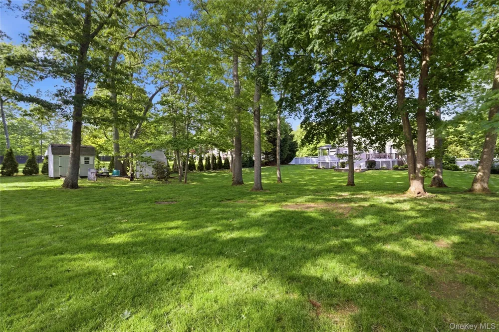 77 Woods Road Baiting Hollow, NY 11933