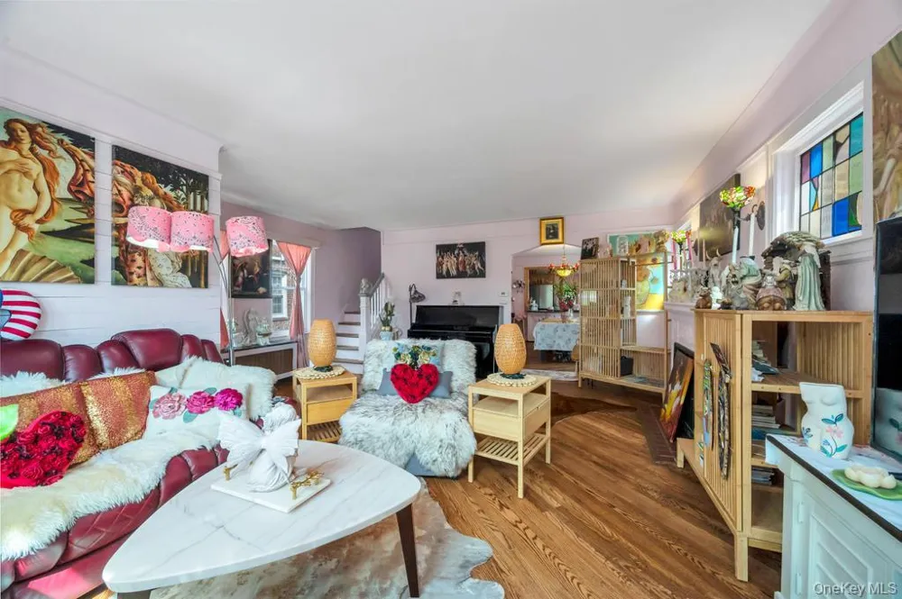 65 Bixley Heath Lynbrook, NY 11563