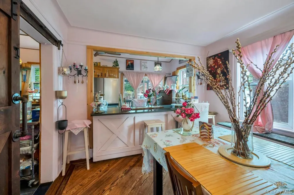 65 Bixley Heath Lynbrook, NY 11563
