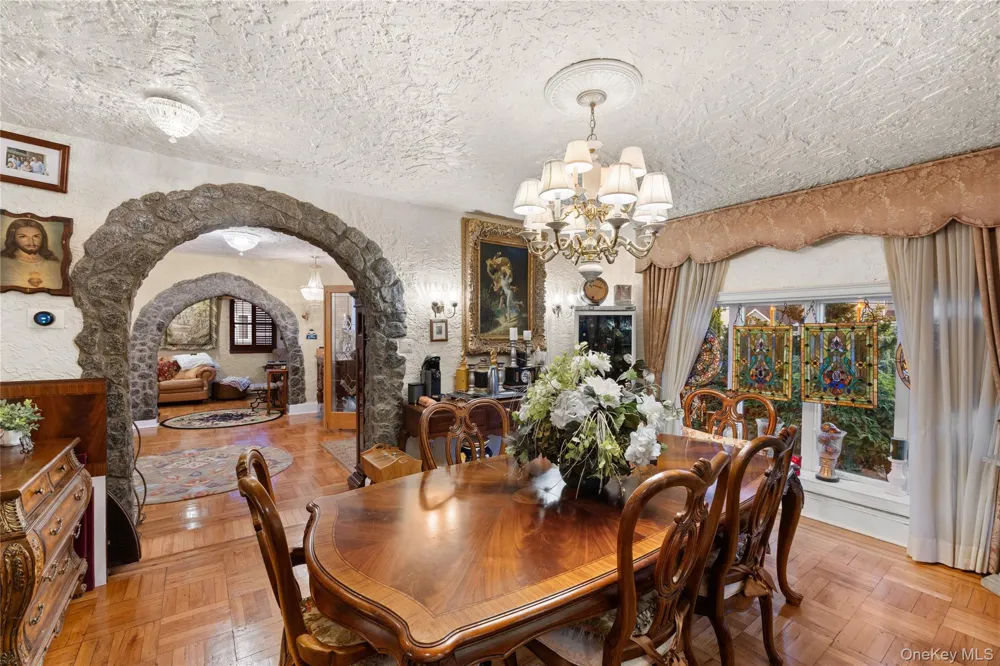 315 Wynsum Avenue Merrick, NY 11566
