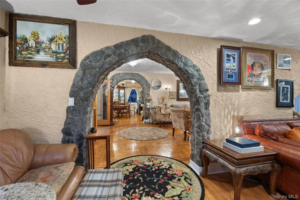 315 Wynsum Avenue Merrick, NY 11566