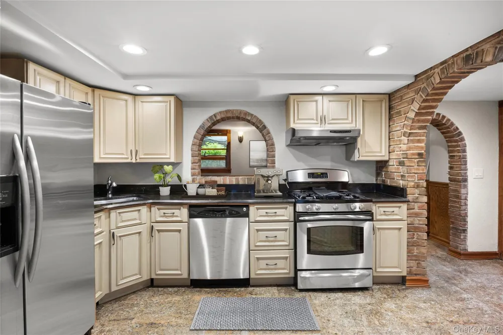 315 Wynsum Avenue Merrick, NY 11566