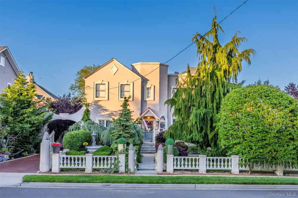 315 Wynsum Avenue Merrick, NY 11566
