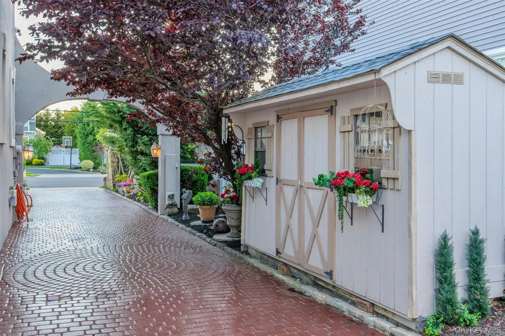 315 Wynsum Avenue Merrick, NY 11566