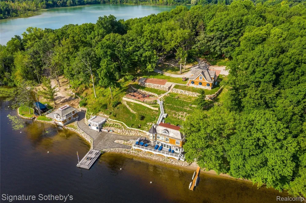 14625 Edgewater Drive Lyndon Township, MI 48137