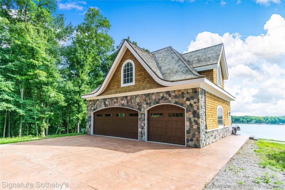 14625 Edgewater Drive Lyndon Township, MI 48137