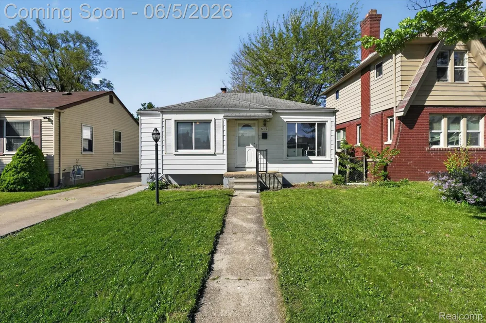 612 Mayflower Avenue Lincoln Park City, MI 48146