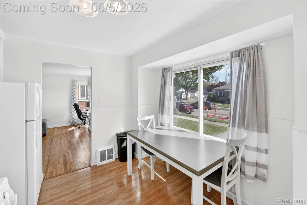 612 Mayflower Avenue Lincoln Park City, MI 48146
