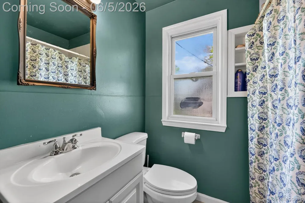 612 Mayflower Avenue Lincoln Park City, MI 48146