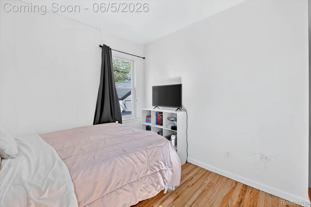 612 Mayflower Avenue Lincoln Park City, MI 48146