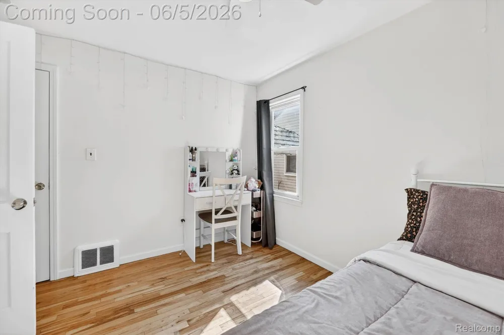 612 Mayflower Avenue Lincoln Park City, MI 48146