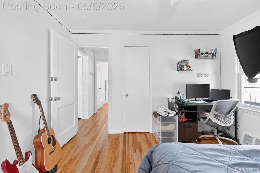 612 Mayflower Avenue Lincoln Park City, MI 48146