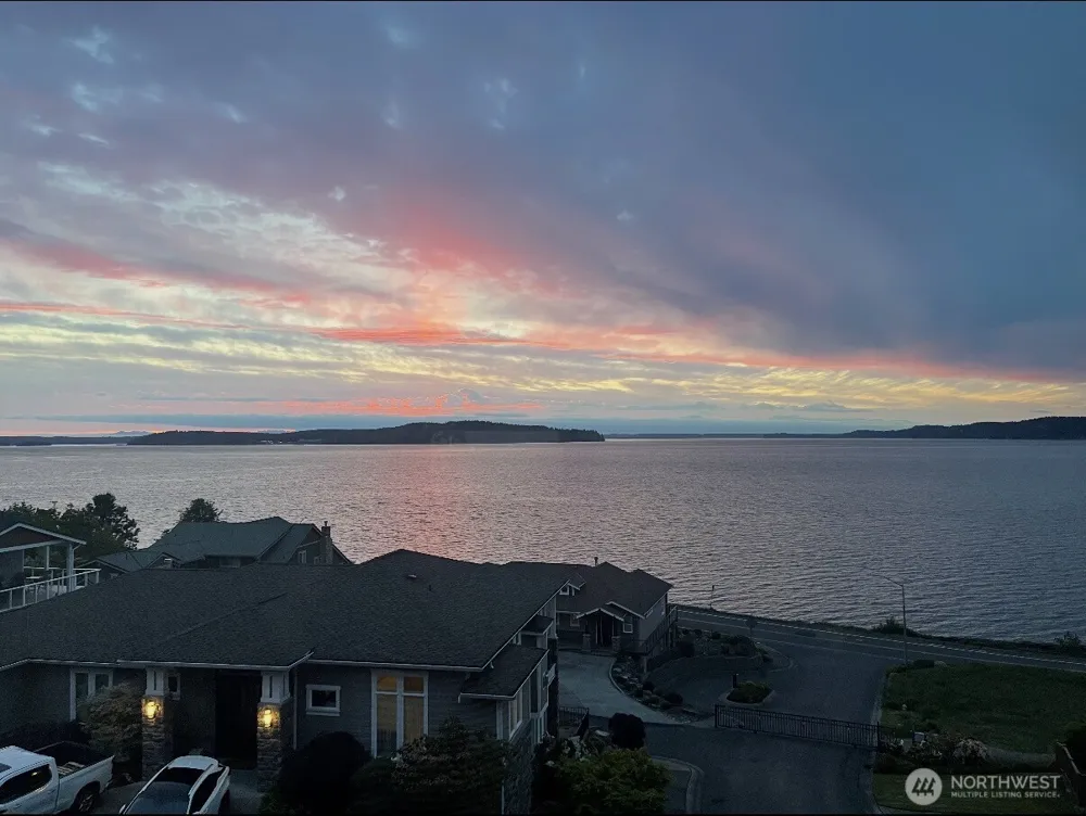 2318 Sunnyside Heights Drive Steilacoom, WA 98388