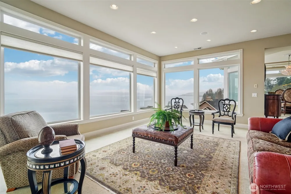 2318 Sunnyside Heights Drive Steilacoom, WA 98388
