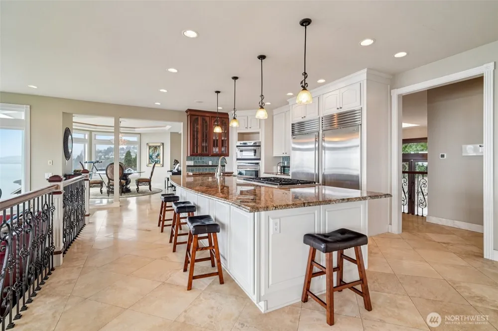 2318 Sunnyside Heights Drive Steilacoom, WA 98388