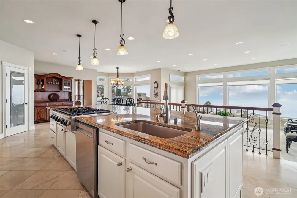 2318 Sunnyside Heights Drive Steilacoom, WA 98388