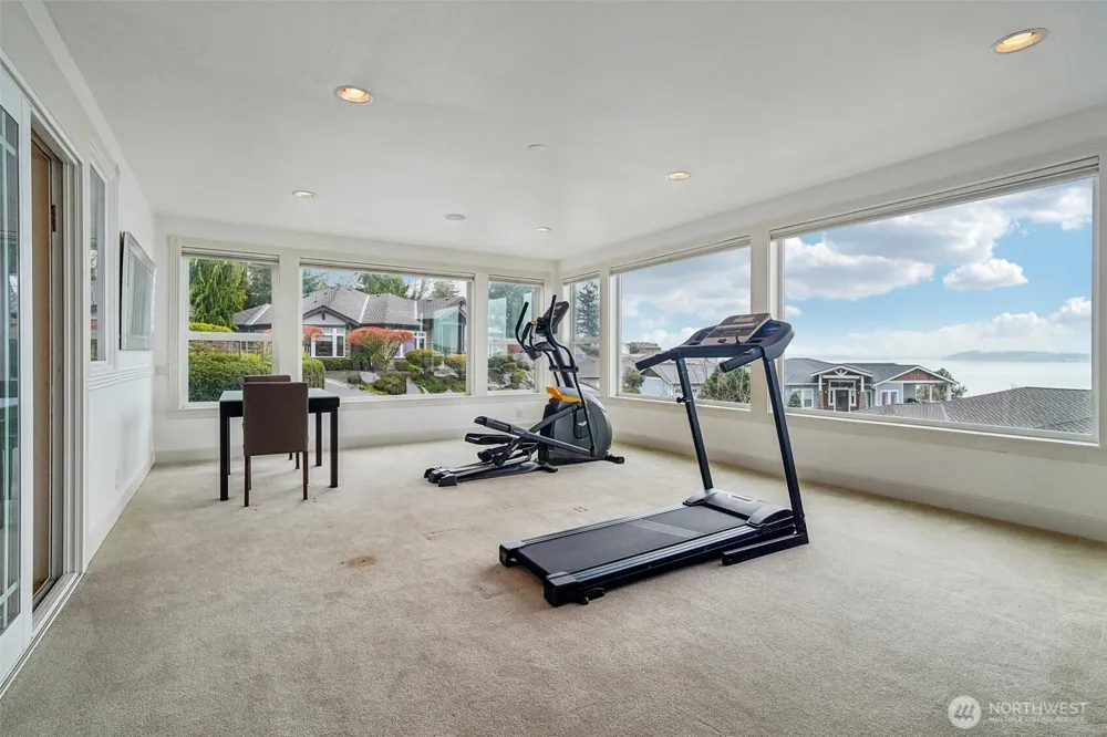 2318 Sunnyside Heights Drive Steilacoom, WA 98388