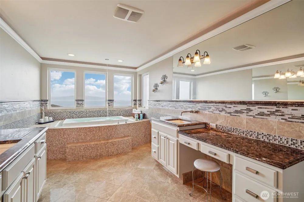 2318 Sunnyside Heights Drive Steilacoom, WA 98388