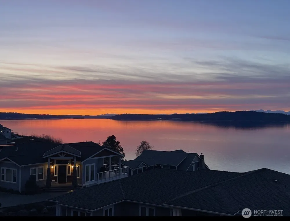 2318 Sunnyside Heights Drive Steilacoom, WA 98388