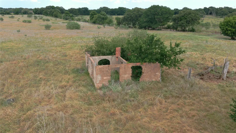 FM 933 Aquilla, TX 76622