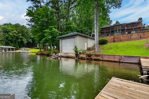 180 Old House RD