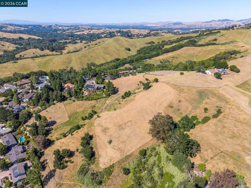 1966 Joseph Dr Moraga, CA 94556