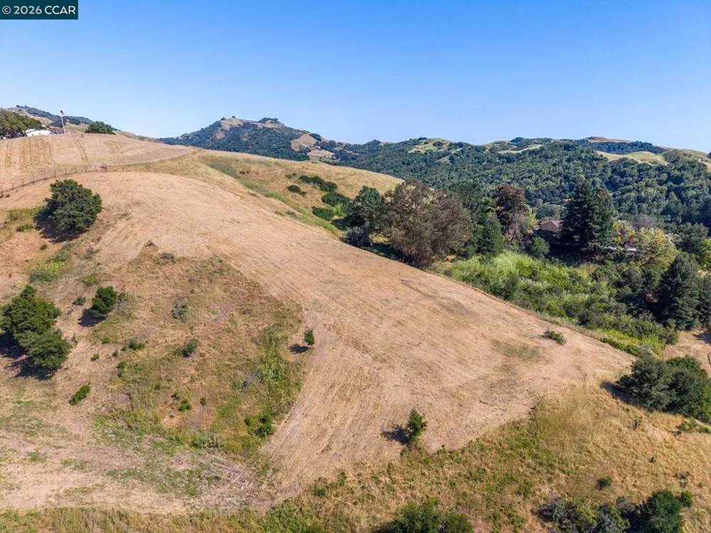 1966 Joseph Dr Moraga, CA 94556