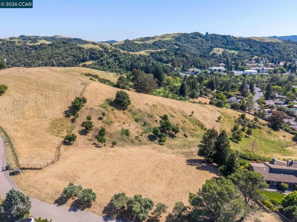 1966 Joseph Dr Moraga, CA 94556