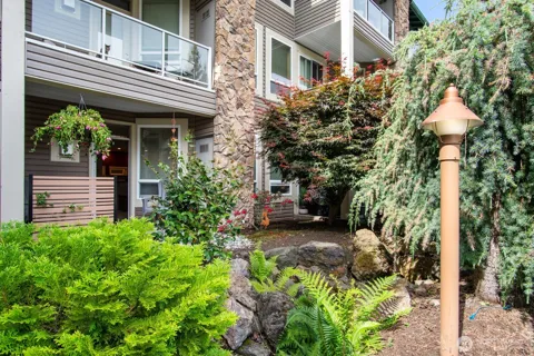 1416 Lindsay Loop #104