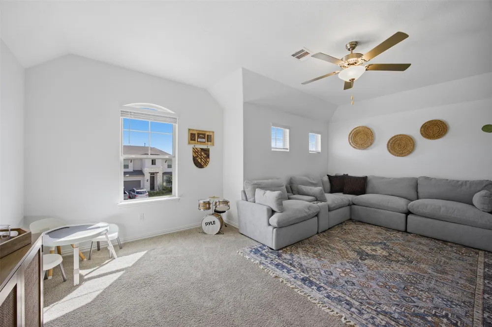 18012 Clairess Lane Manor, TX 78653