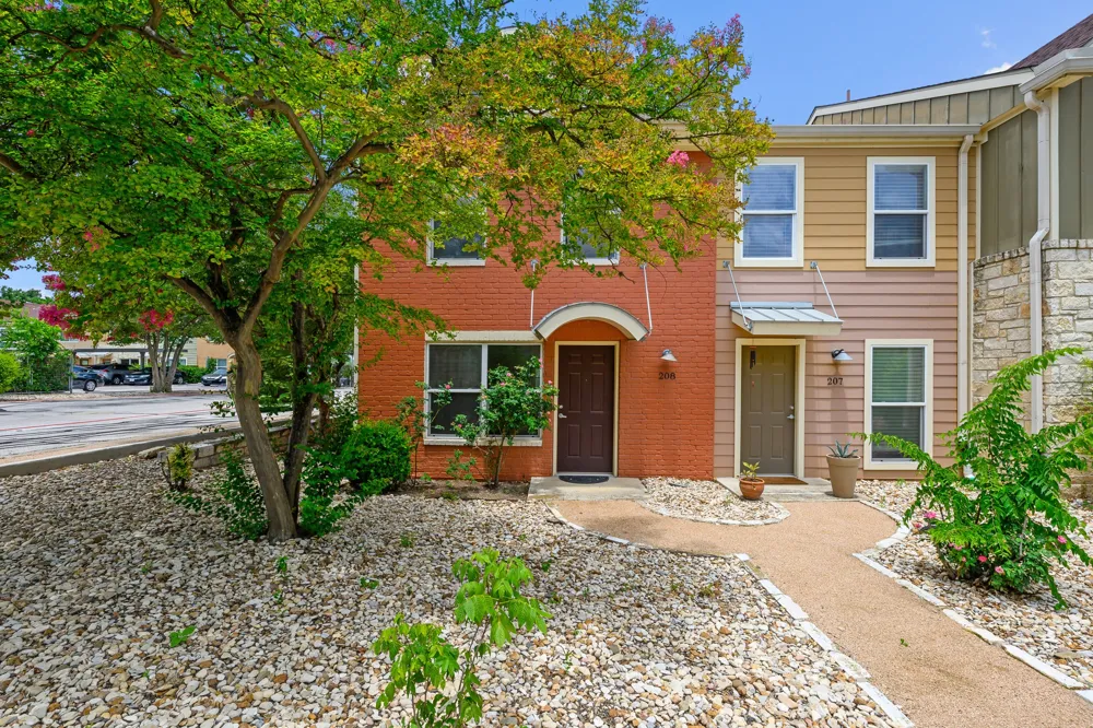 1101 Grove Boulevard #208 Austin, TX 78741