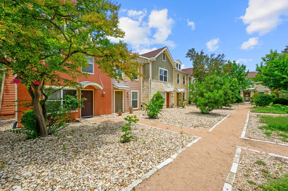 1101 Grove Boulevard #208 Austin, TX 78741