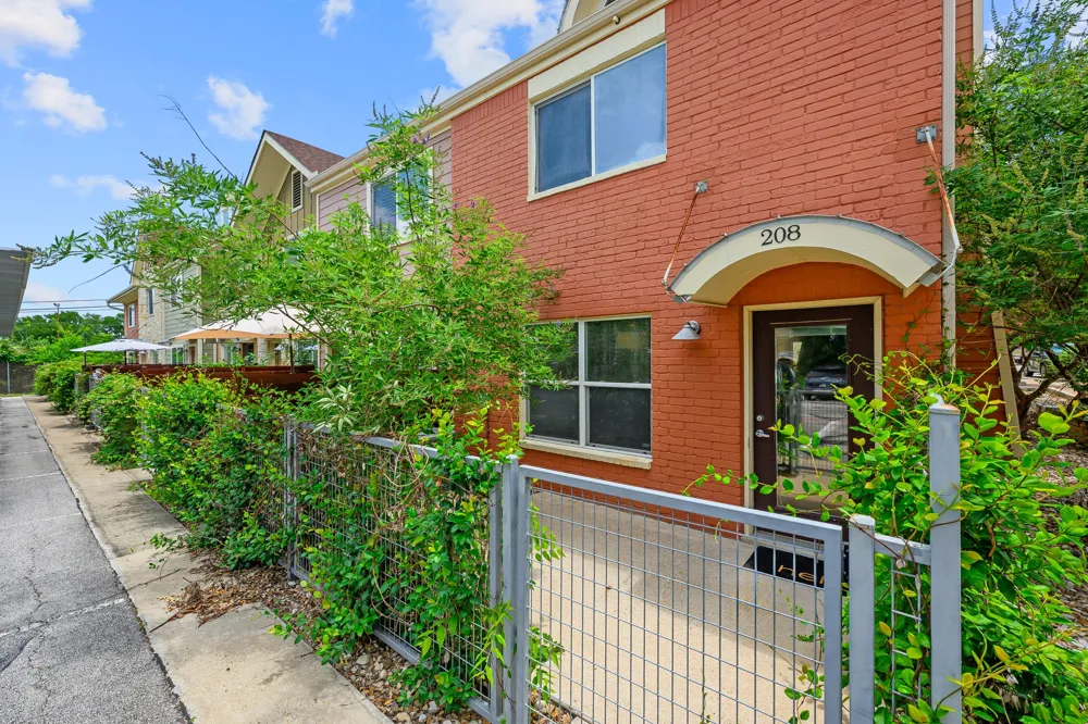 1101 Grove Boulevard #208 Austin, TX 78741